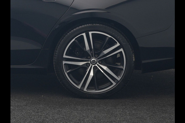 Volvo S60 T8 AWD R Design Polestar Engineerd PHEV 405pk Dealer O.H. | Panodak | Adaptive Cruise | Camera | Harman / Kardon | Lederen Sportstoelen Memory & Verwarmd | Keyless | Stuur Verwarmd | Apple Carplay | Navigatie | DAB | Plug In Hybrid |