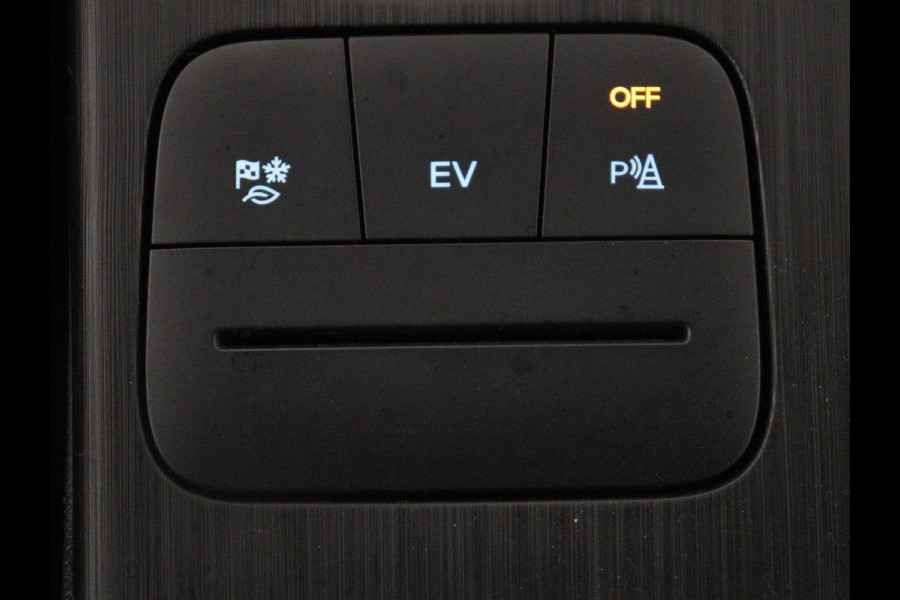Ford Kuga 2.5 PHEV Titanium | SOH 89,2% | Carplay | Camera | Digital Cockpit | Navigatie | Parkeerhulp | Climate control | Bluetooth | Cruise control | LED | Plug In