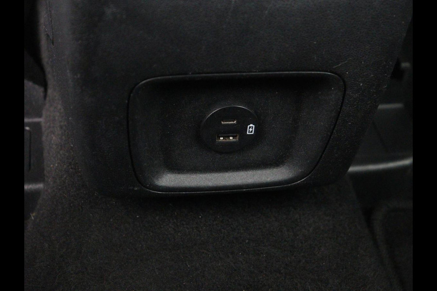 Ford Kuga 2.5 PHEV Titanium | SOH 89,2% | Carplay | Camera | Digital Cockpit | Navigatie | Parkeerhulp | Climate control | Bluetooth | Cruise control | LED | Plug In
