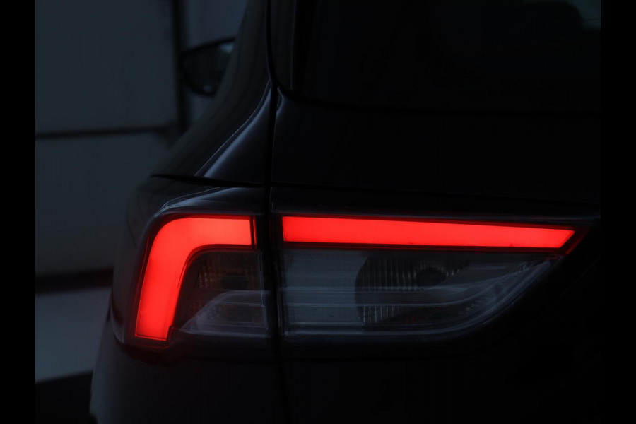 Ford Kuga 2.5 PHEV Titanium | SOH 89,2% | Carplay | Camera | Digital Cockpit | Navigatie | Parkeerhulp | Climate control | Bluetooth | Cruise control | LED | Plug In