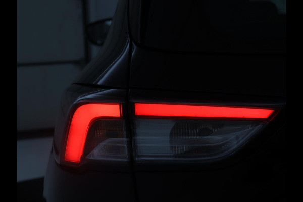 Ford Kuga 2.5 PHEV Titanium | SOH 89,2% | Carplay | Camera | Digital Cockpit | Navigatie | Parkeerhulp | Climate control | Bluetooth | Cruise control | LED | Plug In