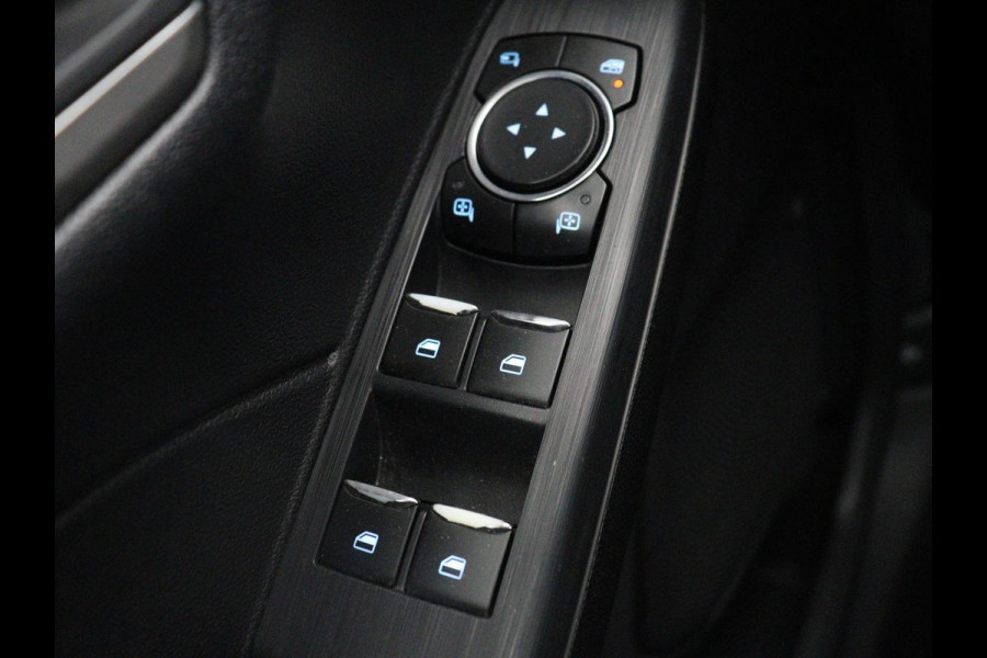 Ford Kuga 2.5 PHEV Titanium | SOH 89,2% | Carplay | Camera | Digital Cockpit | Navigatie | Parkeerhulp | Climate control | Bluetooth | Cruise control | LED | Plug In