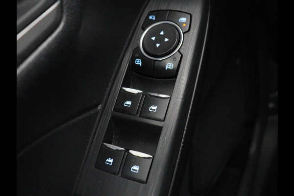 Ford Kuga 2.5 PHEV Titanium | SOH 89,2% | Carplay | Camera | Digital Cockpit | Navigatie | Parkeerhulp | Climate control | Bluetooth | Cruise control | LED | Plug In