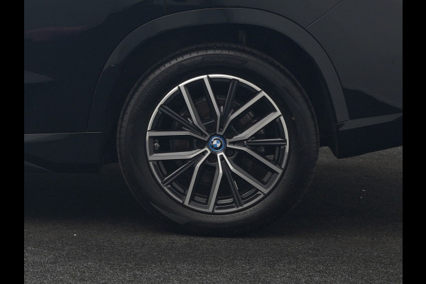 BMW X1 xDrive25e M Sport PHEV 245pk Dealer O.H. | Trekhaak Af Fabriek | Camera | Alcantara Sportstoelen Memory & Verwarmd | Adaptief Onderstel | Keyless | Sfeerverlichting | Adaptive LED | Widescreen Navi | DAB | Plug In Hybrid |