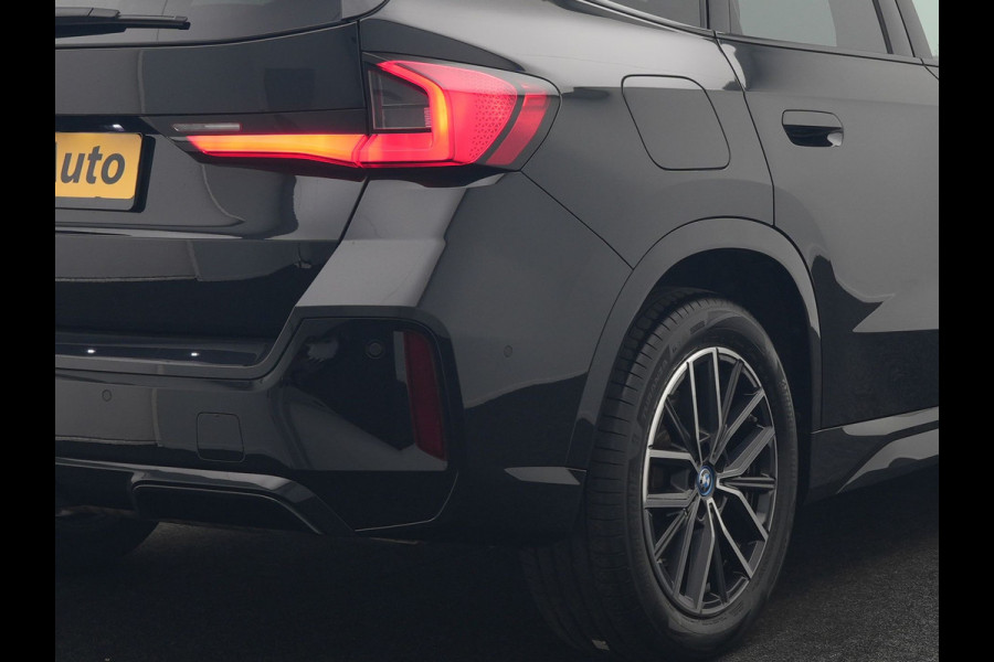 BMW X1 xDrive25e M Sport PHEV 245pk Dealer O.H. | Trekhaak Af Fabriek | Camera | Alcantara Sportstoelen Memory & Verwarmd | Adaptief Onderstel | Keyless | Sfeerverlichting | Adaptive LED | Widescreen Navi | DAB | Plug In Hybrid |