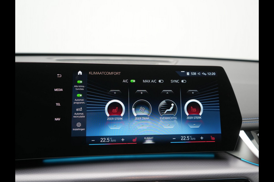BMW X1 xDrive25e M Sport PHEV 245pk Dealer O.H. | Trekhaak Af Fabriek | Camera | Alcantara Sportstoelen Memory & Verwarmd | Adaptief Onderstel | Keyless | Sfeerverlichting | Adaptive LED | Widescreen Navi | DAB | Plug In Hybrid |