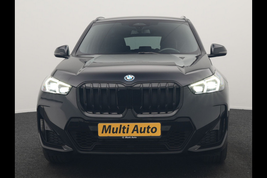 BMW X1 xDrive25e M Sport PHEV 245pk Dealer O.H. | Trekhaak Af Fabriek | Camera | Alcantara Sportstoelen Memory & Verwarmd | Adaptief Onderstel | Keyless | Sfeerverlichting | Adaptive LED | Widescreen Navi | DAB | Plug In Hybrid |