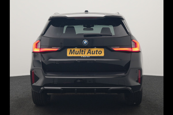 BMW X1 xDrive25e M Sport PHEV 245pk Dealer O.H. | Trekhaak Af Fabriek | Camera | Alcantara Sportstoelen Memory & Verwarmd | Adaptief Onderstel | Keyless | Sfeerverlichting | Adaptive LED | Widescreen Navi | DAB | Plug In Hybrid |