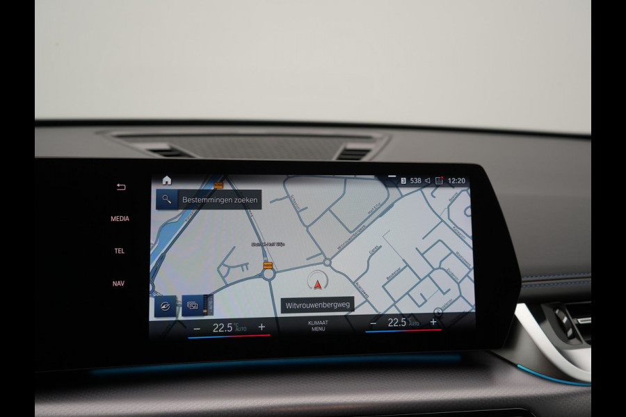 BMW X1 xDrive25e M Sport PHEV 245pk Dealer O.H. | Trekhaak Af Fabriek | Camera | Alcantara Sportstoelen Memory & Verwarmd | Adaptief Onderstel | Keyless | Sfeerverlichting | Adaptive LED | Widescreen Navi | DAB | Plug In Hybrid |
