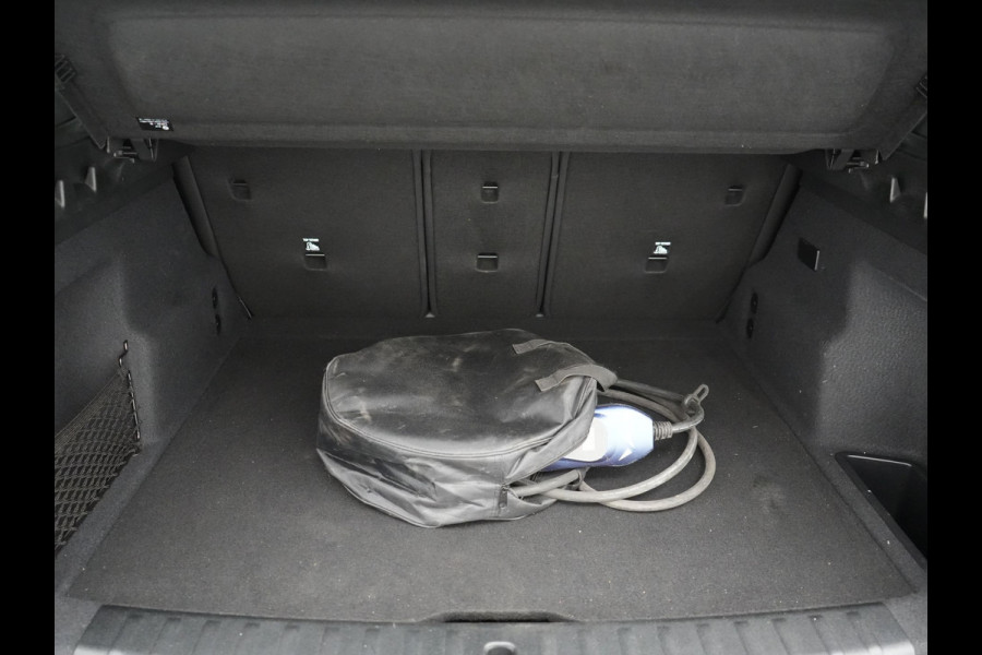 BMW X1 xDrive25e M Sport PHEV 245pk Dealer O.H. | Trekhaak Af Fabriek | Camera | Alcantara Sportstoelen Memory & Verwarmd | Adaptief Onderstel | Keyless | Sfeerverlichting | Adaptive LED | Widescreen Navi | DAB | Plug In Hybrid |