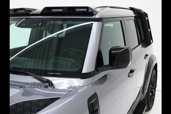 Land Rover Defender 110 2.0 P400e 110 Urban WideTrack Look | Panoramadak | Explorer Pack | Sidesteps | Lightbar | Trekhaak | Meridian