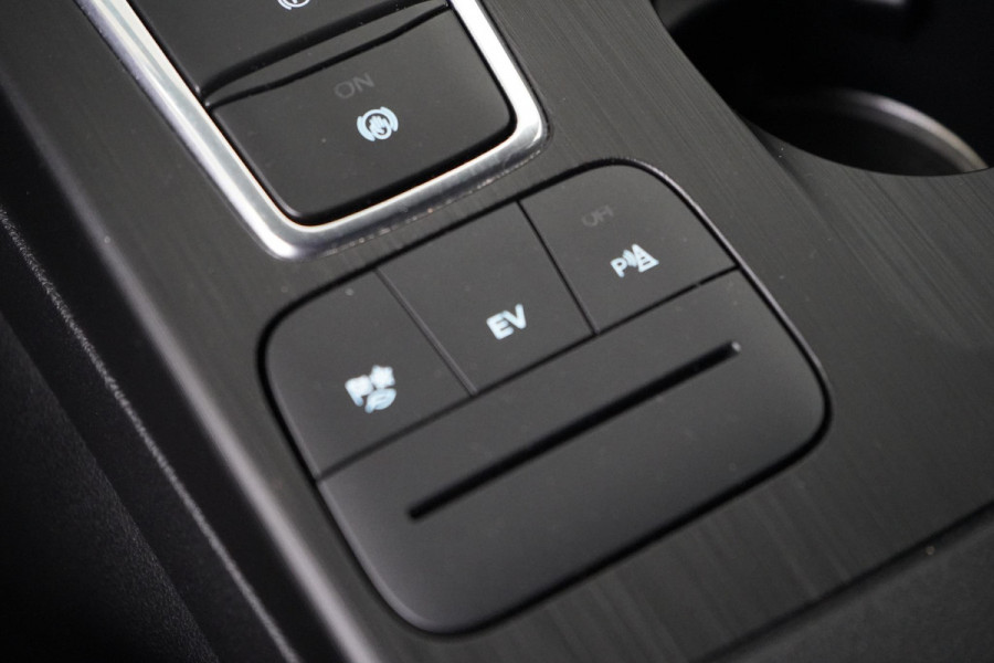 Ford Kuga 2.5 PHEV ST-Line | SoH 100% | Navigatie | Stoelverwarming | Keyless | Achteruitrijcamera