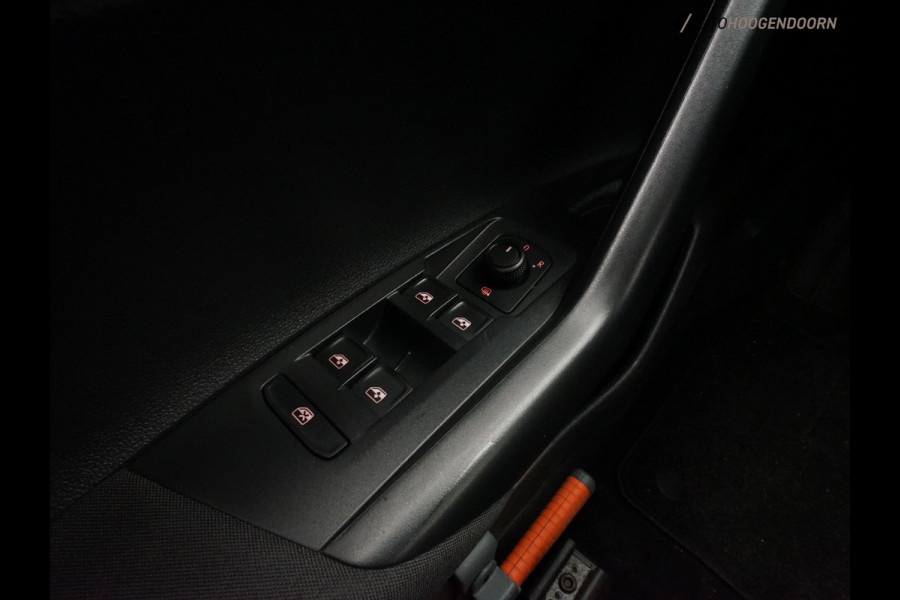 Volkswagen Polo 1.0 TSI DSG Comfortline Business Sport (APPLE CARPLAY,PARKEERSENSOREN,LM-VELGEN,ADAPTIVE,CLIMATE,TOPCONDITIE)