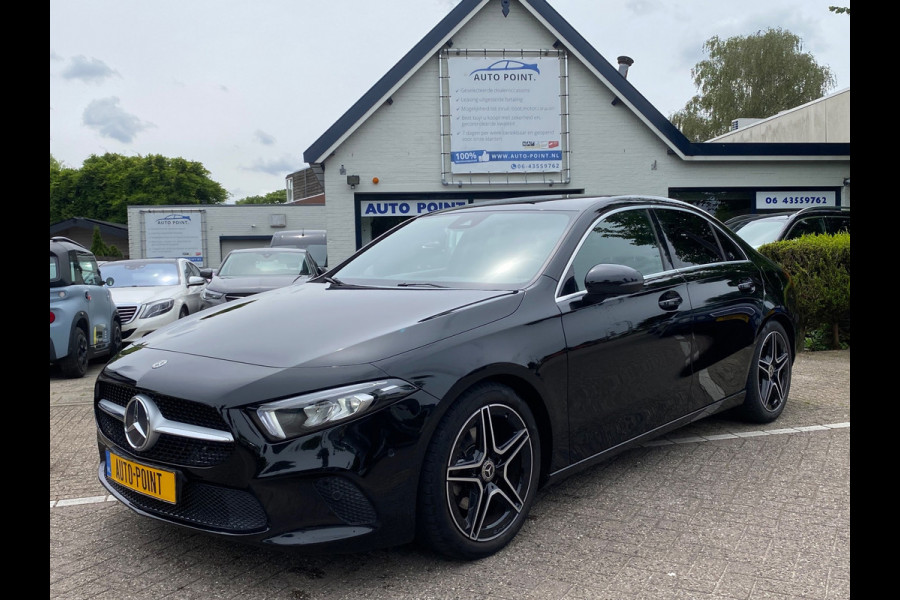 Mercedes-Benz A-Klasse 200 AUTOMAAT/WIDESCREEN/CAMERA/18INCH AMG