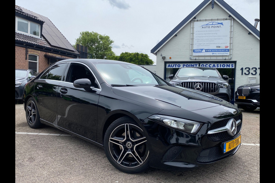 Mercedes-Benz A-Klasse 200 AUTOMAAT/WIDESCREEN/CAMERA/18INCH AMG