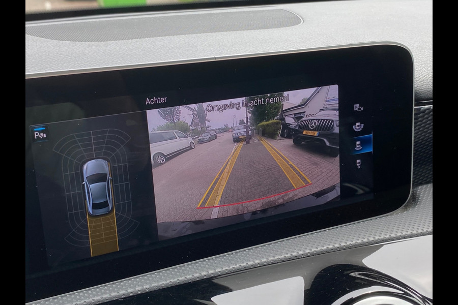 Mercedes-Benz A-Klasse 200 AUTOMAAT/WIDESCREEN/CAMERA/18INCH AMG