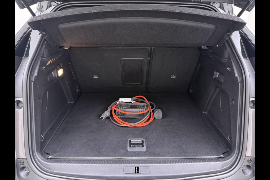 Peugeot 3008 1.6 HYbrid4 300 GT RIJKLAARPRIJS INC. 12MND BOVAG GARANTIE | PANORAMADAK| ADAPTIVE CRUISE CONTROL| STANDKACHEL| CAMERA VOOR + ACHTER|