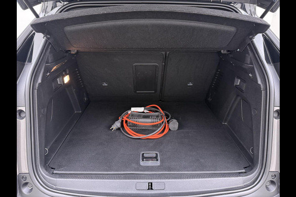 Peugeot 3008 1.6 HYbrid4 300 GT RIJKLAARPRIJS INC. 12MND BOVAG GARANTIE | PANORAMADAK| ADAPTIVE CRUISE CONTROL| STANDKACHEL| CAMERA VOOR + ACHTER|