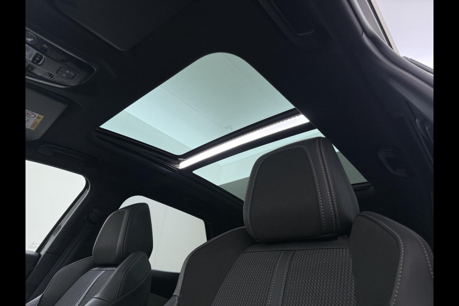 Peugeot 3008 1.6 HYbrid4 300 GT RIJKLAARPRIJS INC. 12MND BOVAG GARANTIE | PANORAMADAK| ADAPTIVE CRUISE CONTROL| STANDKACHEL| CAMERA VOOR + ACHTER|