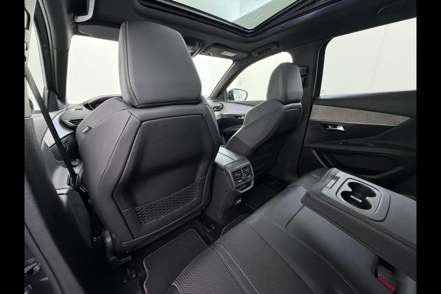Peugeot 3008 1.6 HYbrid4 300 GT RIJKLAARPRIJS INC. 12MND BOVAG GARANTIE | PANORAMADAK| ADAPTIVE CRUISE CONTROL| STANDKACHEL| CAMERA VOOR + ACHTER|