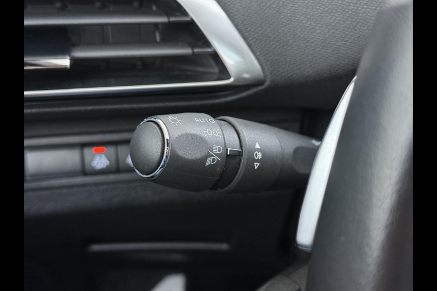 Peugeot 3008 1.6 HYbrid4 300 GT RIJKLAARPRIJS INC. 12MND BOVAG GARANTIE | PANORAMADAK| ADAPTIVE CRUISE CONTROL| STANDKACHEL| CAMERA VOOR + ACHTER|