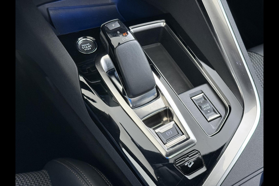 Peugeot 3008 1.6 HYbrid4 300 GT RIJKLAARPRIJS INC. 12MND BOVAG GARANTIE | PANORAMADAK| ADAPTIVE CRUISE CONTROL| STANDKACHEL| CAMERA VOOR + ACHTER|