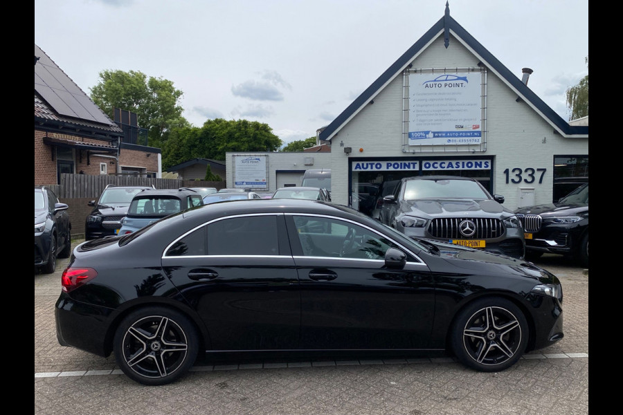 Mercedes-Benz A-Klasse 200 AUTOMAAT/WIDESCREEN/CAMERA/18INCH AMG