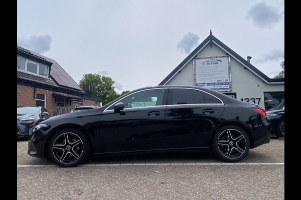 Mercedes-Benz A-Klasse 200 AUTOMAAT/WIDESCREEN/CAMERA/18INCH AMG