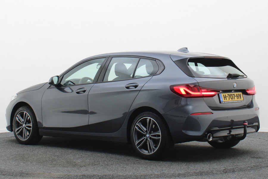 BMW 1-serie 118i Executive Edition Virtual Cockpit, Cruise, Apple Carplay, LED, Rijstrooksensor, Trekhaak, 17''