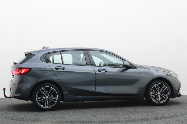 BMW 1-serie 118i Executive Edition Virtual Cockpit, Cruise, Apple Carplay, LED, Rijstrooksensor, Trekhaak, 17''