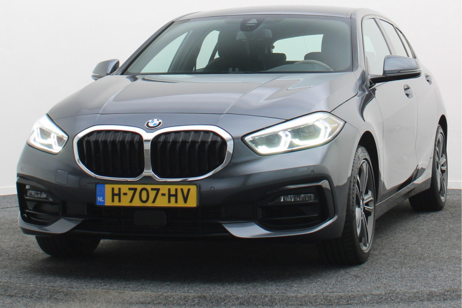 BMW 1-serie 118i Executive Edition Virtual Cockpit, Cruise, Apple Carplay, LED, Rijstrooksensor, Trekhaak, 17''