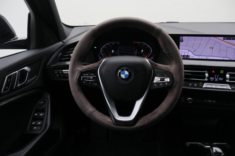 BMW 1-serie 118i Executive Edition Virtual Cockpit, Cruise, Apple Carplay, LED, Rijstrooksensor, Trekhaak, 17''
