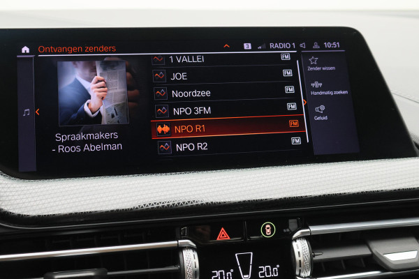 BMW 1-serie 118i Executive Edition Virtual Cockpit, Cruise, Apple Carplay, LED, Rijstrooksensor, Trekhaak, 17''