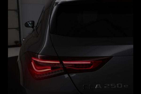 Mercedes-Benz CLA-Klasse Shooting Brake 250e Business Solution AMG Limited | SOH 94,2% | Panoramadak | Stoelverwarming | Matrix LED | Sfeerverlichting | Keyless | Memory | Widescreen | Navigatie | Camera | Park Assist | PHEV | Plug In