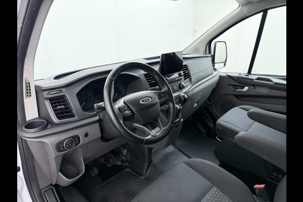 Ford Transit Custom 320 2.0TDCI 130PK L2H1 Camera Trekhaak Stoelverwarming Euro 6 Airco Navi Cruise Control Bluetooth Pdc Trend Sidebars Betonplex Vloer Wandbetimmering Inbouwkasten 2.800KG Trekgewicht Origineel Nederlandse Bus