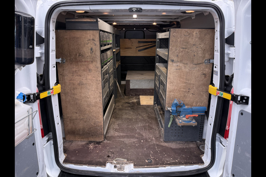 Ford Transit Custom 320 2.0TDCI 130PK L2H1 Camera Trekhaak Stoelverwarming Euro 6 Airco Navi Cruise Control Bluetooth Pdc Trend Sidebars Betonplex Vloer Wandbetimmering Inbouwkasten 2.800KG Trekgewicht Origineel Nederlandse Bus