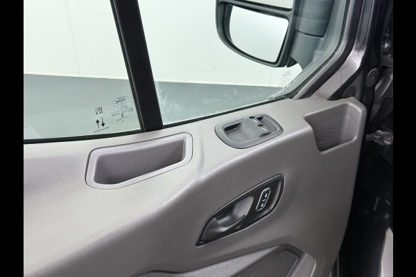 Ford Transit 310 2.0TDCI 130PK L2H2 3-Persoons Navi* Camera Apple Carplay Android Auto Cruise Control Lane Assist Pdc Trend Stoelverwarming Elek.Stoel Wifi DAB Betonplex Vloer Wandbetimmering Schuifdeur 1e Eigenaar Euro 6