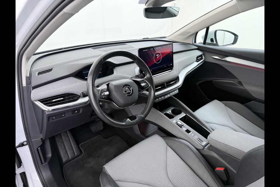 Škoda ENYAQ iV 60 SOH 93% Adap.Cruise Stuur+Stoelverwarming 3-Zone Ecc Camera Apple Carplay Android Auto Navi Pdc Lmv 20" DAB P-Assist Isofix Keyless-Go Verkeersbord detectie File Assist 1e Eigenaar Dealeronderhouden Origineel Nederlandse Auto