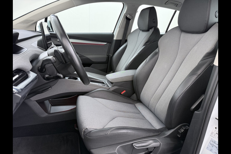 Škoda ENYAQ iV 60 SOH 93% Adap.Cruise Stuur+Stoelverwarming 3-Zone Ecc Camera Apple Carplay Android Auto Navi Pdc Lmv 20" DAB P-Assist Isofix Keyless-Go Verkeersbord detectie File Assist 1e Eigenaar Dealeronderhouden Origineel Nederlandse Auto