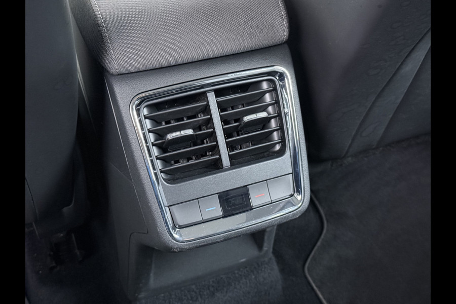 Škoda ENYAQ iV 60 SOH 93% Adap.Cruise Stuur+Stoelverwarming 3-Zone Ecc Camera Apple Carplay Android Auto Navi Pdc Lmv 20" DAB P-Assist Isofix Keyless-Go Verkeersbord detectie File Assist 1e Eigenaar Dealeronderhouden Origineel Nederlandse Auto