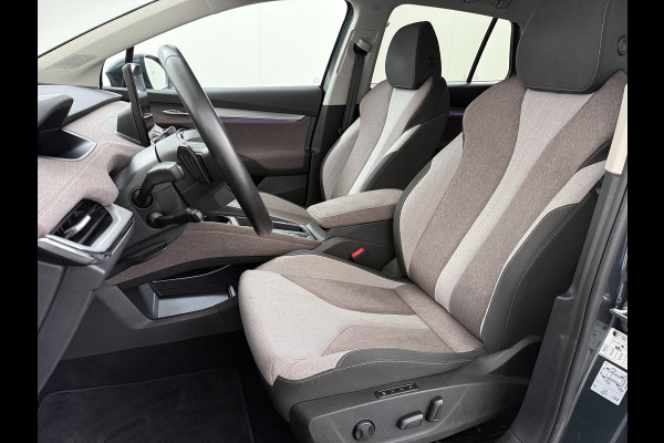 Škoda ENYAQ iV 60 First Edition Adap.Cruise Stuur+Stoelverwarming Camera 3-Zone Ecc Elek.Stoel+Memory Apple Carplay Android Auto Navi Pdc SOH 90% Keyless Advanced Matrix-Led Privacy Glas Lmv 20" DAB P-Assist Dodehoek detector Rijstrooksensor Origineel Nederlandse Auto