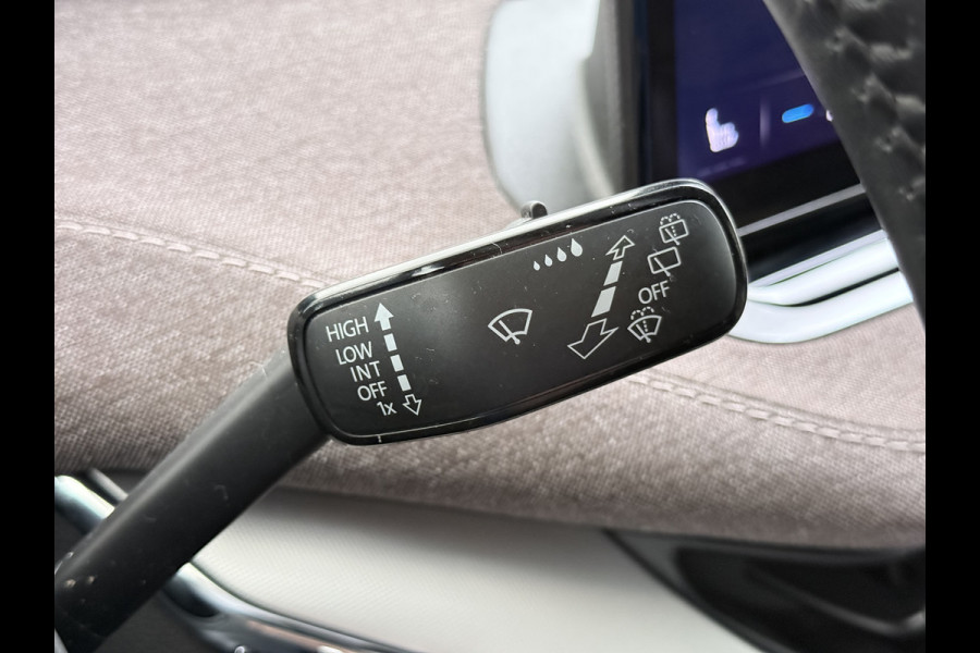 Škoda ENYAQ iV 60 First Edition Adap.Cruise Stuur+Stoelverwarming Camera 3-Zone Ecc Elek.Stoel+Memory Apple Carplay Android Auto Navi Pdc SOH 90% Keyless Advanced Matrix-Led Privacy Glas Lmv 20" DAB P-Assist Dodehoek detector Rijstrooksensor Origineel Nederlandse Auto