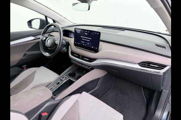 Škoda ENYAQ iV 60 First Edition Adap.Cruise Stuur+Stoelverwarming Camera 3-Zone Ecc Elek.Stoel+Memory Apple Carplay Android Auto Navi Pdc SOH 90% Keyless Advanced Matrix-Led Privacy Glas Lmv 20" DAB P-Assist Dodehoek detector Rijstrooksensor Origineel Nederlandse Auto