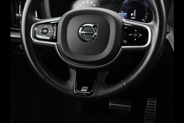 Volvo V60 2.0 T8 Twin Engine AWD R-Design | Trekhaak | Stoelverwarming | Carplay | Sportstoelen | Half leder | Navigatie | Camera | Side Assist | 19'' velgen | Full LED | Standkachel | Cruise control | PHEV | Plug In