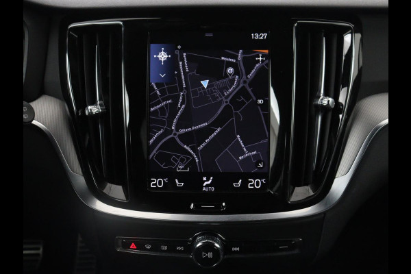 Volvo V60 2.0 T8 Twin Engine AWD R-Design | Trekhaak | Stoelverwarming | Carplay | Sportstoelen | Half leder | Navigatie | Camera | Side Assist | 19'' velgen | Full LED | Standkachel | Cruise control | PHEV | Plug In