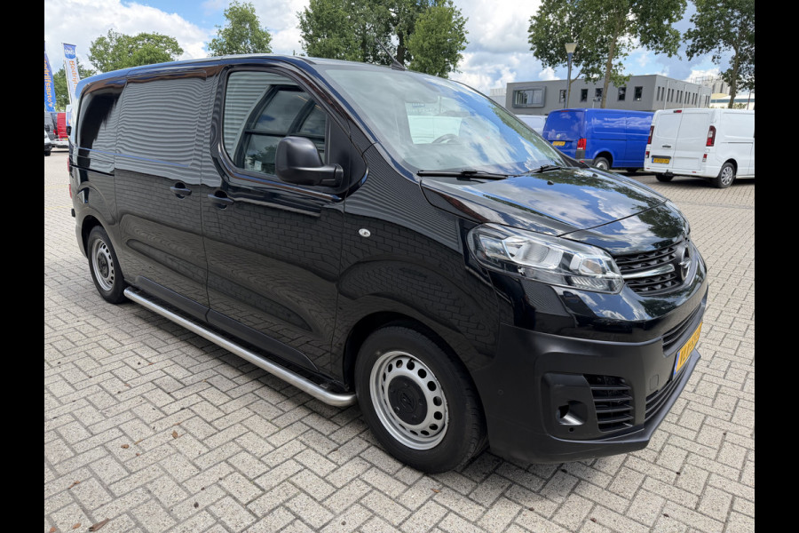 Opel Vivaro 1.5 CDTI L2H1 Selection / vaste prijs rijklaar € 18.950 ex btw / lease vanaf € 319 / dubbele schuifdeur / trekhaak / parkeersensoren voor + achter / airco / cruise / euro 6