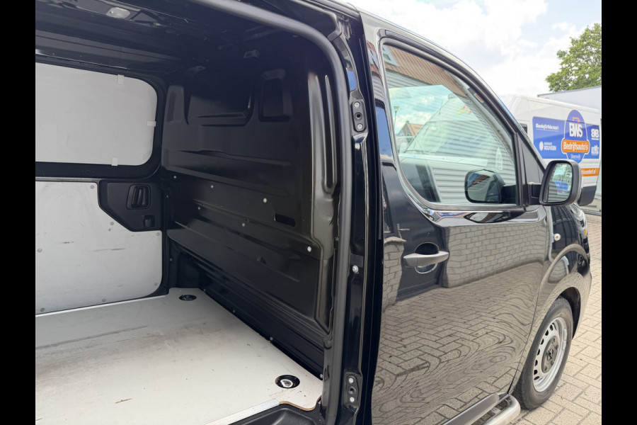 Opel Vivaro 1.5 CDTI L2H1 Selection / vaste prijs rijklaar € 18.950 ex btw / lease vanaf € 319 / dubbele schuifdeur / trekhaak / parkeersensoren voor + achter / airco / cruise / euro 6