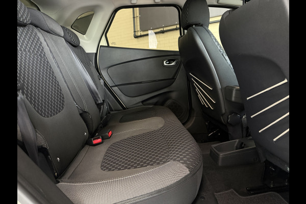 Renault Captur 1.3 TCe 130pk | Intens | Navi | Carplay | 17" | Camera | Led | Stoelverwarming | Dealer onderhouden!