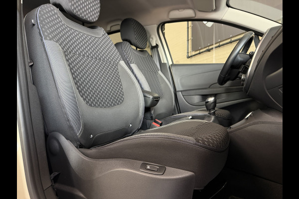 Renault Captur 1.3 TCe 130pk | Intens | Navi | Carplay | 17" | Camera | Led | Stoelverwarming | Dealer onderhouden!