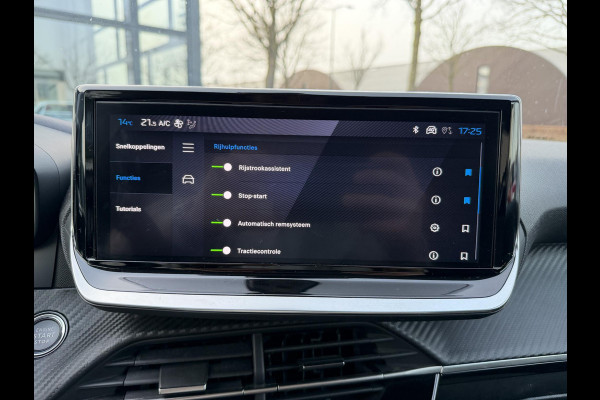 Peugeot 208 Hybrid e-DCS6 Allure VAN: 23.900,- VOOR: 20.877,- UW WKVOORDEEL: 3.023,- | RIJKLAARPRIJS | FABRIEKSGARANTIE t/m 03-2027 | TOPSTAAT! | KEYLESS ENTRY | APPLE CARPLAY-ANDROID AUTO| PARKEERSENSOREN VOOR EN ACHTER |